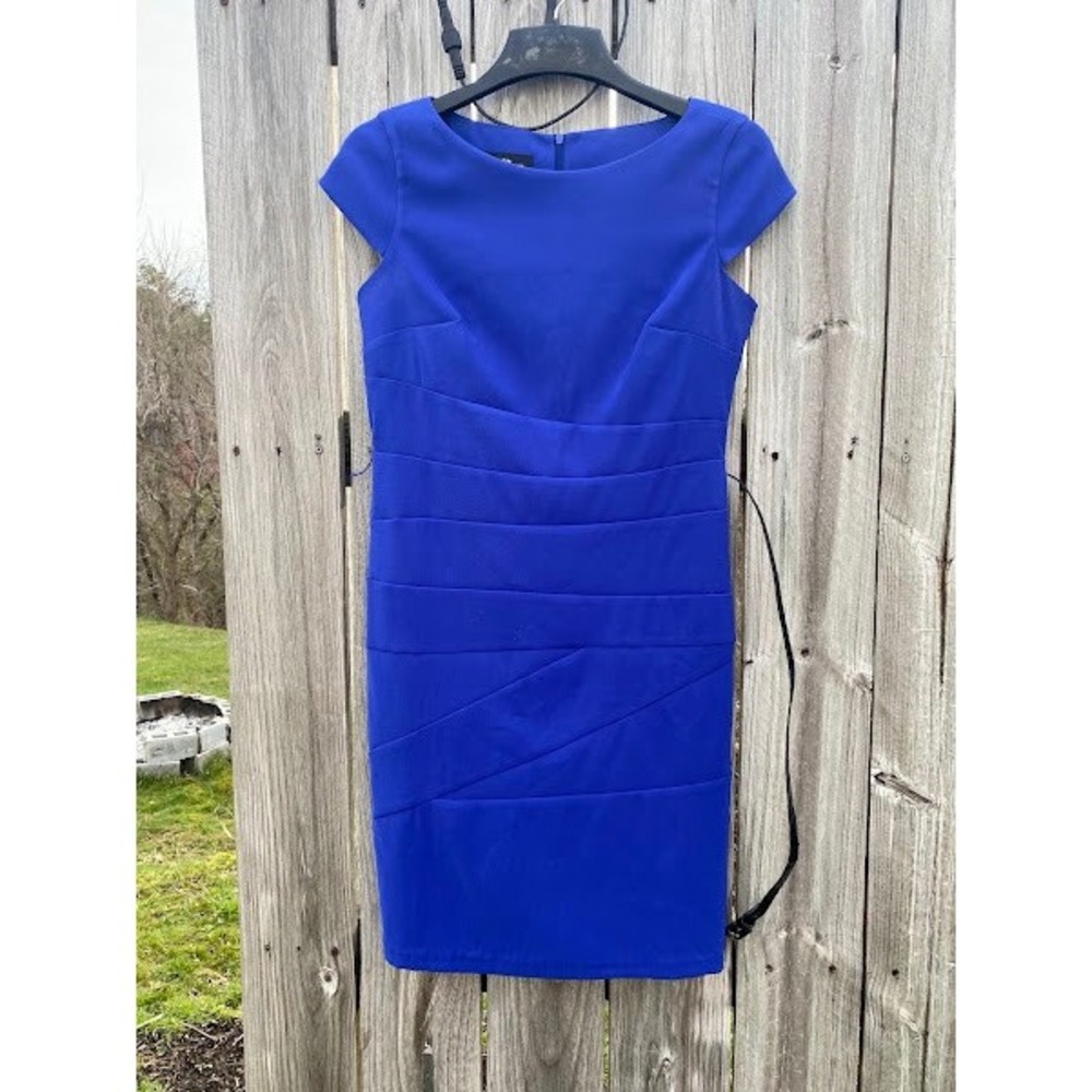 AGB Dress Womens 8 Royal Blue Cap Sleeve Pleated Sheath Belted Cocktail Dress - Picture 4 of 5